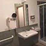 Angi 3*