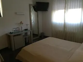 Ξενοδοχείο Angi 3*