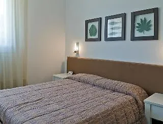 Angi 3*