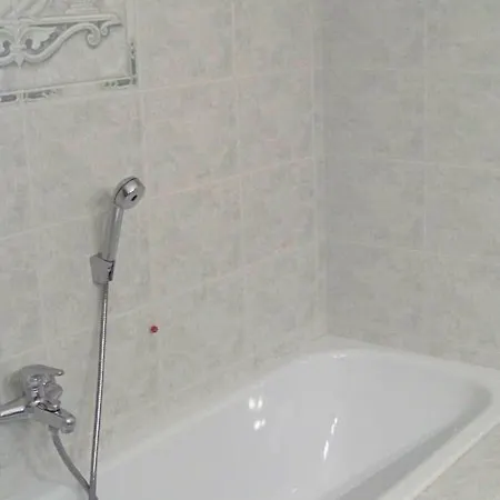 Angi Hotel 3*