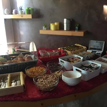 Angi Hotel