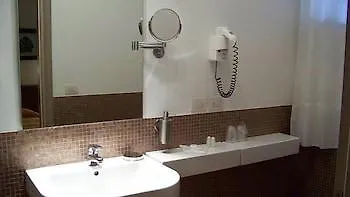 Angi Hotel 3*