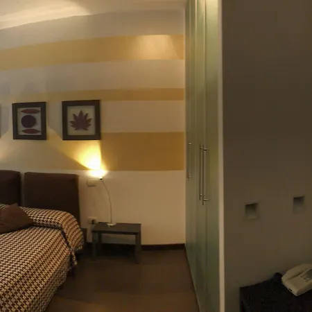 Hotel Angi 3*