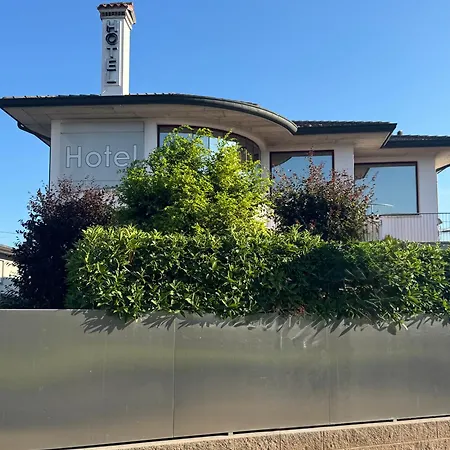 Angi 3* 포소