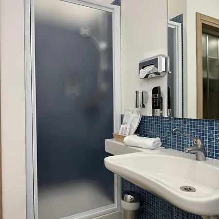 Angi Hotel 3*