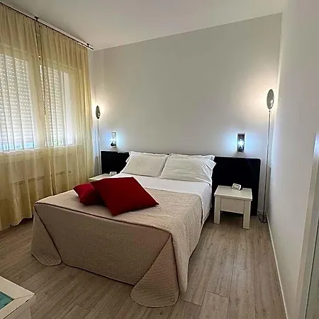 Hotel Angi 3*