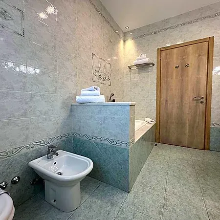 Angi Hotel