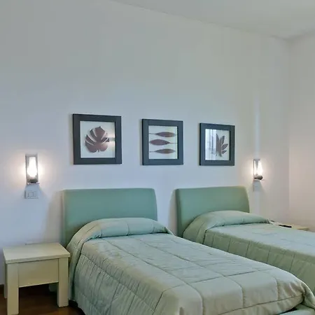 Hotel Angi 3*